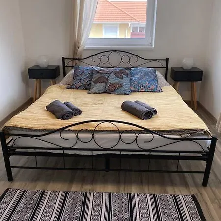 Apartment Hillside Dunaszentmiklós