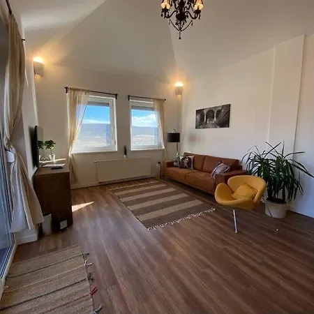 Hillside * Dunaszentmiklós