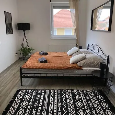 Apartment Hillside *