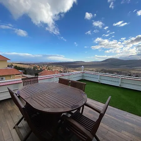 Hillside Dunaszentmiklós