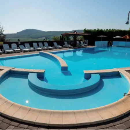 Hillside Apartman *